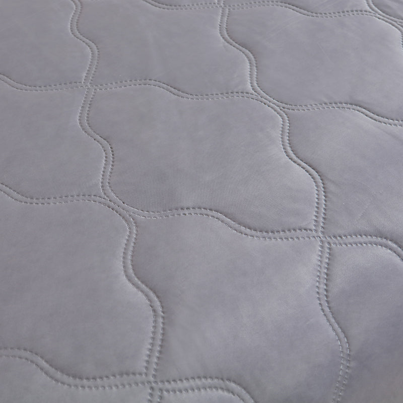 1pc Innovative Soundwave Design Ultra Soft Thin Quilt, Cozy & Breathable All-Season Reversible Comforter For Hot Sleepers, Ideal Lightweight Bedding For Bed, Sofa, Office, Travel & Camping, Machine Wa